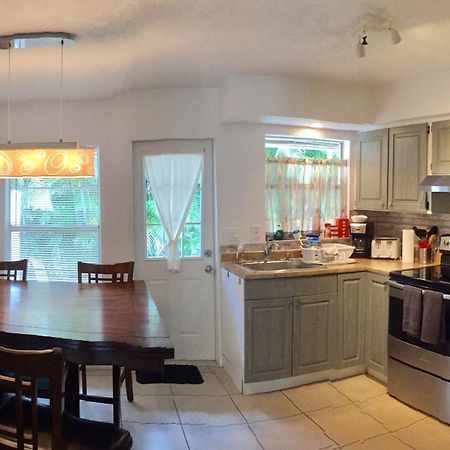 Tropical Fruit Garden Villa ซาราโซตา ภายนอก รูปภาพ